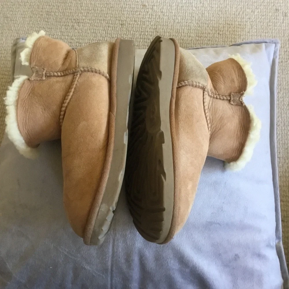 UGG Kids Chestnut Suede Sheepskin Booties with Cream Fur